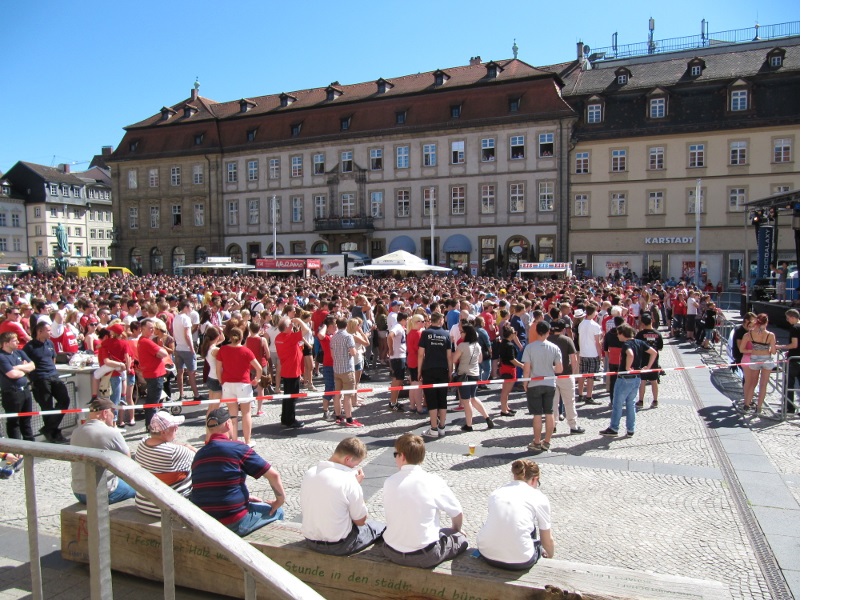 Public Viewing am Maxplatz